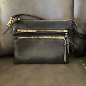 Simple little crossbody purse.